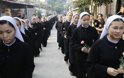 sisters in Hung Hoa diocese.jpg